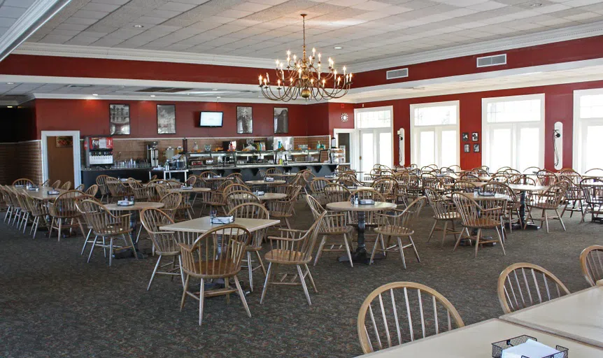 Wideshot of the tables and chairs inside Turner Dining Hall.