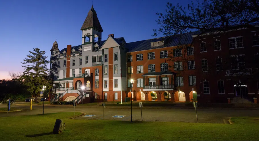 Night image of Old Main on Andrew College campus.