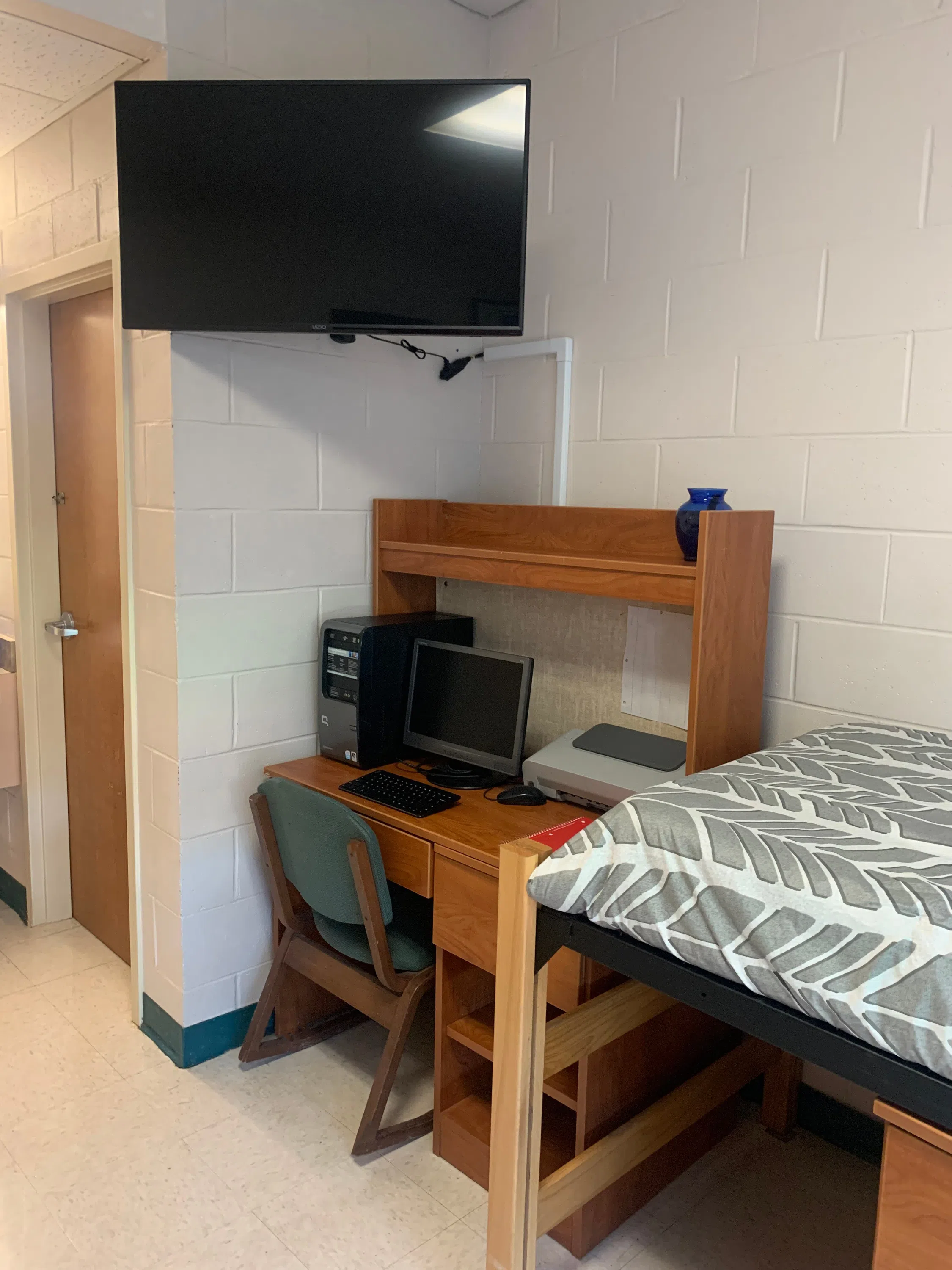 Fort Residence Hall Room Desk