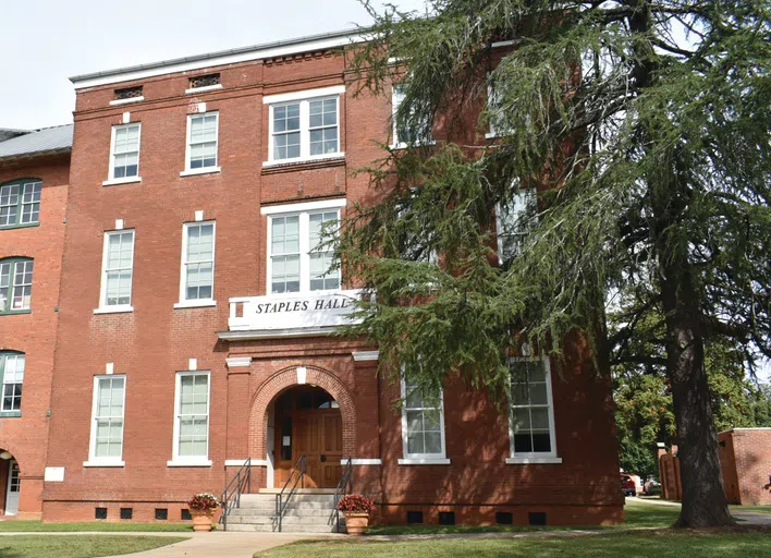 Photo of the front exterior of Staples Hall on the campus of Andrew College in Cuthbert, GA.