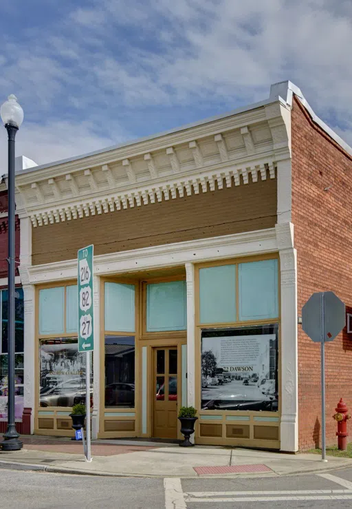 Image of the outside front of the Maloof Building in downtown Cuthbert on the campus of Andrew College.