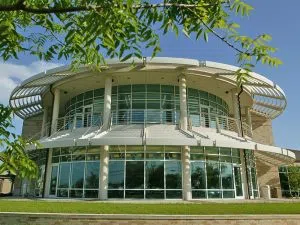 The first floor of the Wright Center offers fundamental services for students and visitors.  The post office, the Pouch Club, Hopper Store, bookstore, Service Station, and dining hall occupy the first floor. The two-story atrium creates a striking living room, with a double-faced fireplace and a speaker’s balcony.  The second floor focuses on student development, activities, and education.  Here you will find housed the Career Center; Student Life; the Academic Skills Center; Study Abroad; the Posey Leadership Institute; Campus Activities Board (CAB); International and Transfer Student Advising; and the Center for Research, Experiential, Artistic & Transformative Education (CREATE). In addition, there are meeting rooms for student organizations and workshops.