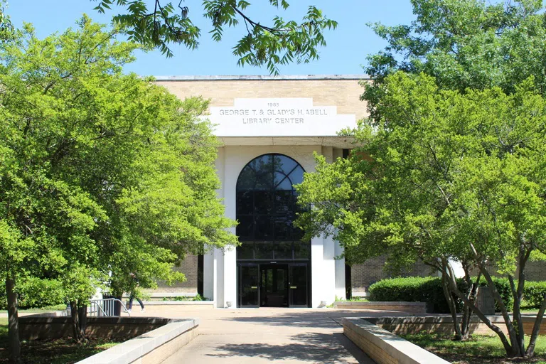 Built in 1986, the library contains a collection of more than 350,000 physical titles, including books, periodicals, and media items in a variety of formats. The library’s catalog is accessible through the Austin College website and is complemented by various databases providing access to online books, journal articles, and other digital resources. In addition, librarians offer reference and research help services, supplemented by a team of student Peer Research Assistants.