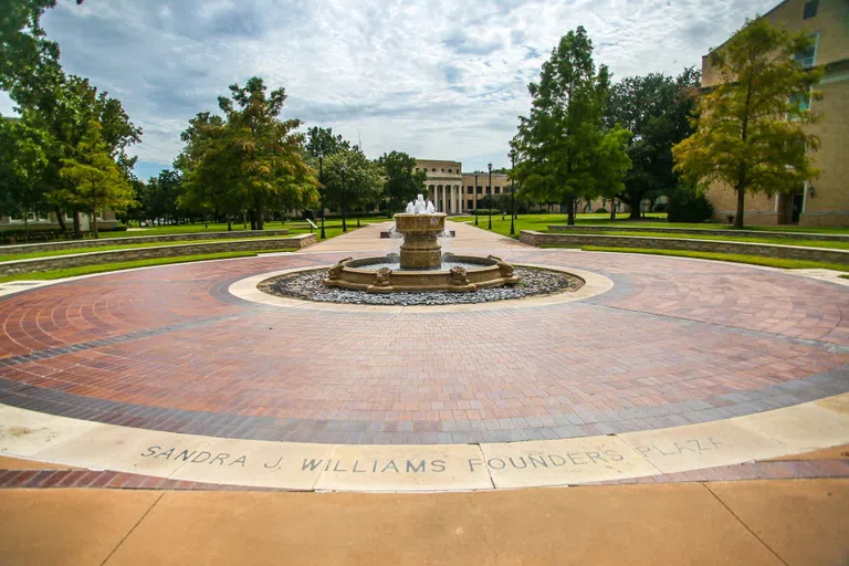 The Sandra J. Williams Founders Plaza at the corner of Grand Avenue and Richards Street combines landscaping, brickwork, lights, and fountains to create a beautiful first glimpse of the to campus when traveling from the north. Trustee Todd A. Williams ’82 and his wife, Abby, have made significant contributions to the educational and scholarship programs of Austin College, as well as the landscaping and beautification of the campus. Gifts from the Williams named the Founders Plaza in honor of Todd’s mother.