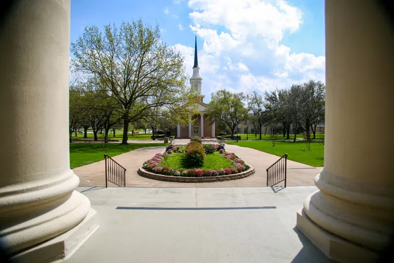 The building is 13,208 square feet and seats 600 people in the main sanctuary plus an additional 120 in the balcony. It serves as the hub of campus religious life. There are choir rooms, offices, a conference room and a small prayer room in the building. A major addition to the chapel came in 1967, when the Carillon, with 24 bronze bells imported from the Netherlands, was constructed in the bell tower. Dr. Richard Tappa played a special concert on the bells for their dedication on October 20, 1967. The Aeolian-Skinner organ was also a gift of the Wynne family and was installed in 1963.