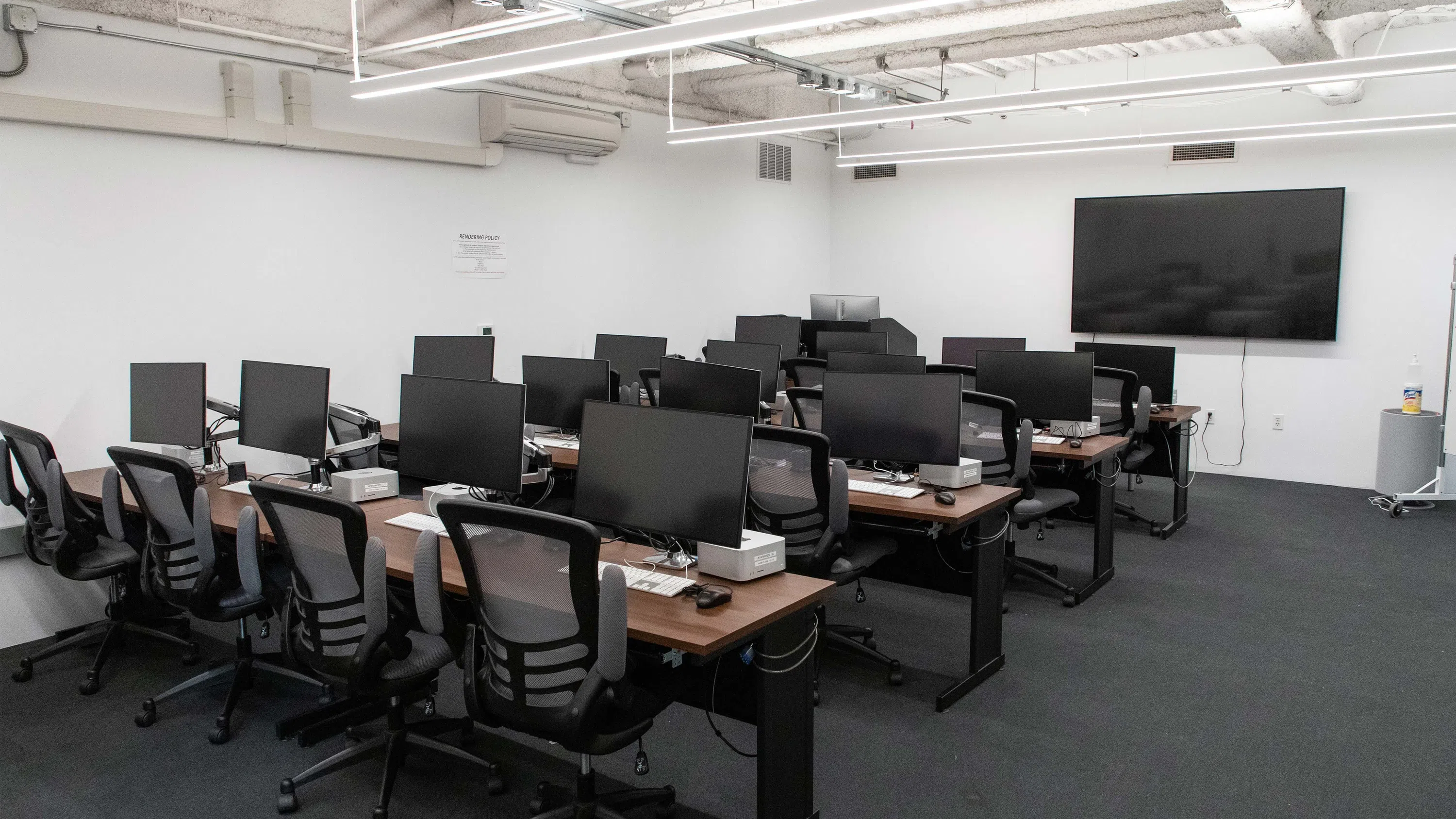  16 computers in a classroom