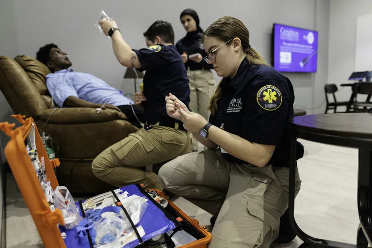 Paramedicine Students in the Home Healthcare Simulation