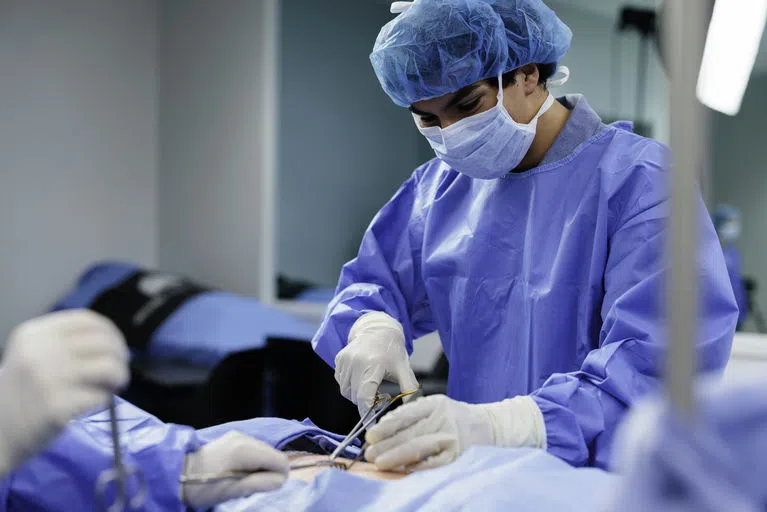 Medicine student in the Operation Room Simulation