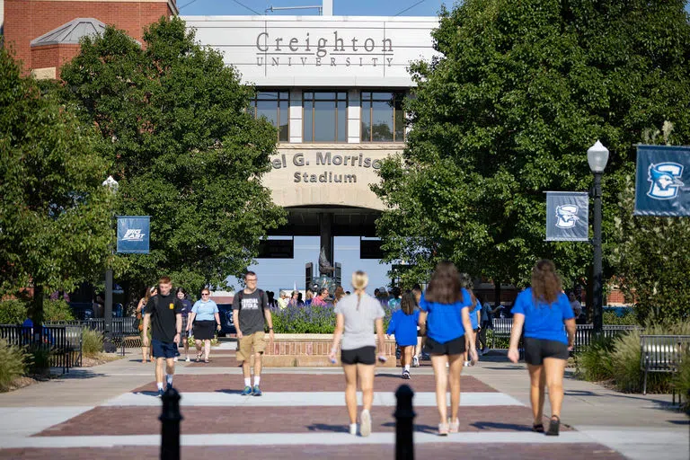 Students on their way to the Get Blue Barbeque 