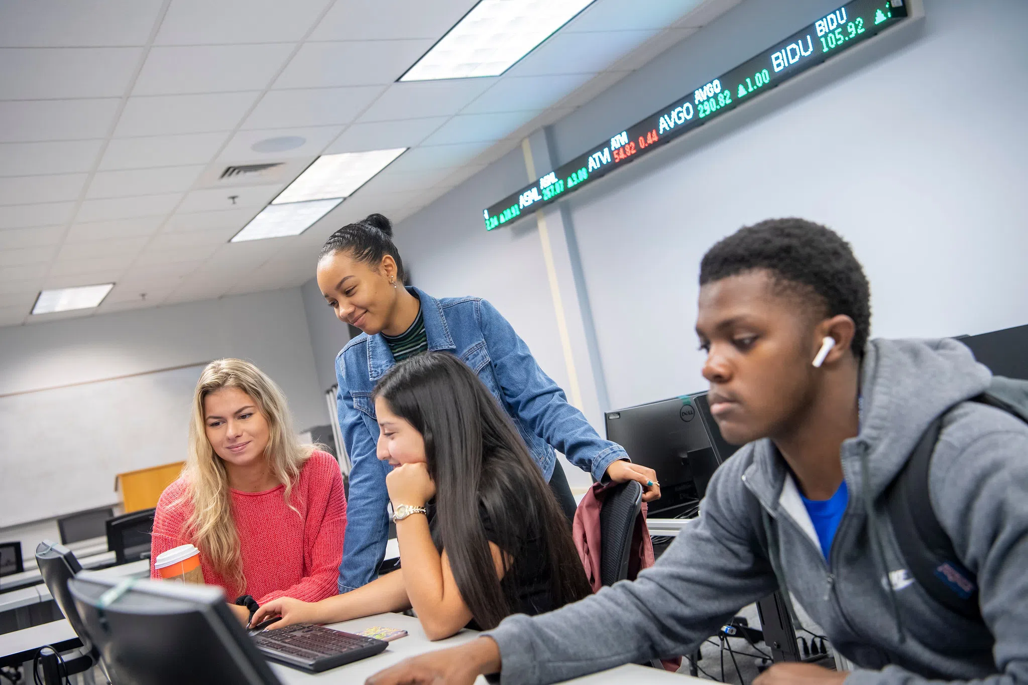 Students in the Business lab