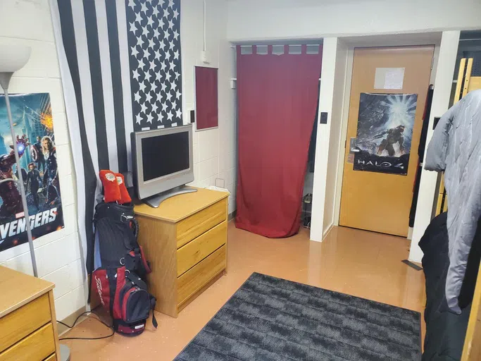 Darby Hall - Dorm Room 