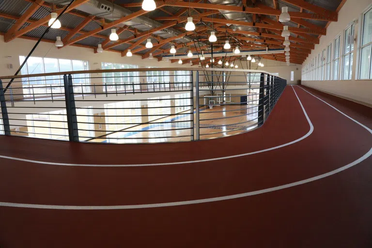 Track around the upper part of the gym in Building B