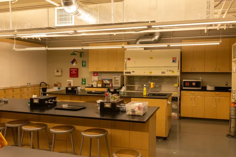 Lab area with vent hood, safety features and plenty of seating