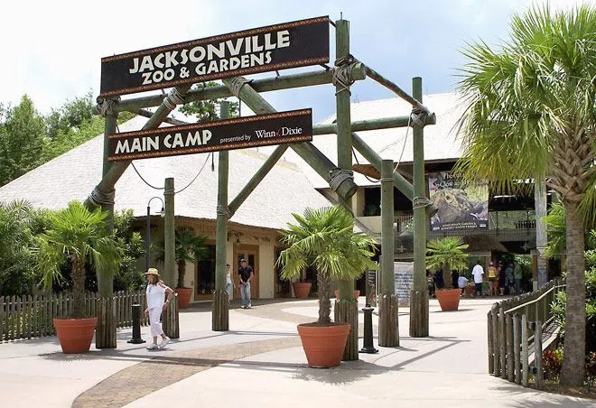 Image of the front entrance of Jacksonville Zoo & Gardens