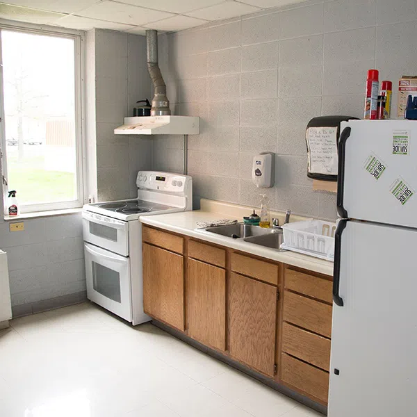 Just off the lobby, students have the option to utilize a kitchen area to prepare meals, study, hang out or eat together.