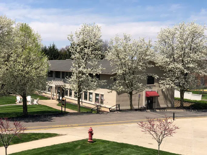 Photo of the HSS center during the daytime.