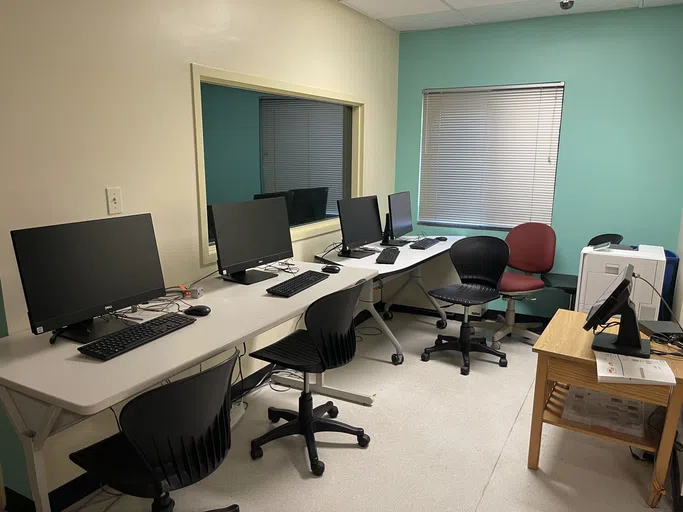 An onsite computer lab is available to residents.