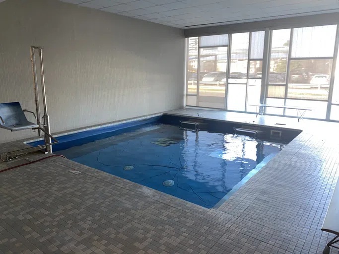 A swimming pool with lift.