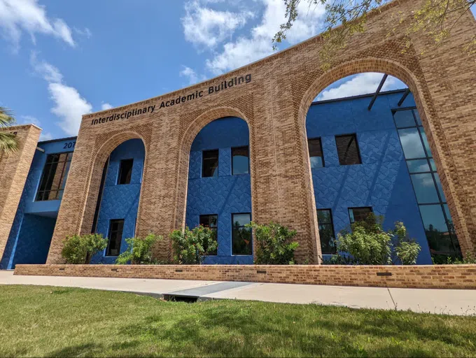 Interdisciplinary Academic Building