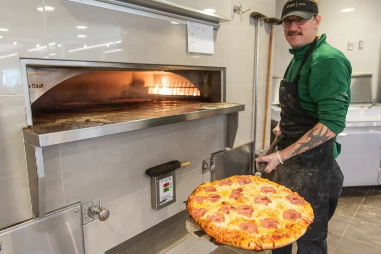 Did you know that the West Dining Center is the only dining center that has a woodfire pizza oven?!